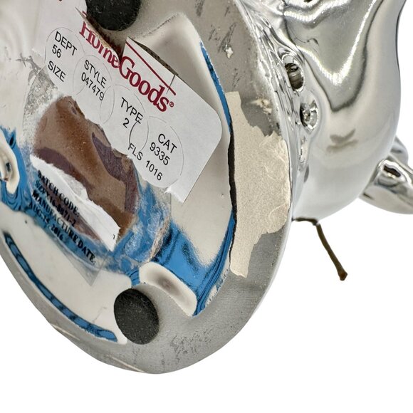 Set of 2 Reindeer Heads 1 Silver 1 White Ceramic 6in Tall x 3in Wide - Picture 9 of 9